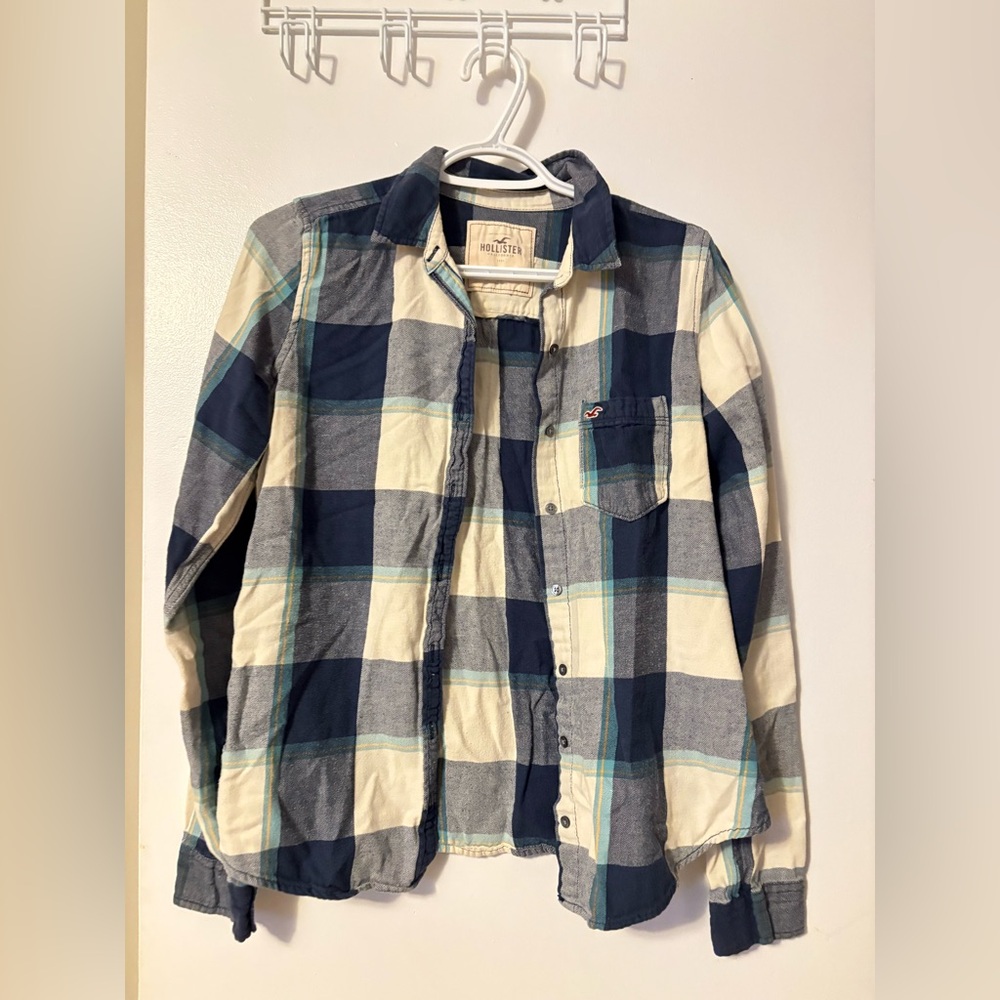 HOLLISTER Blue and Cream Plaid Button-Up Shirt